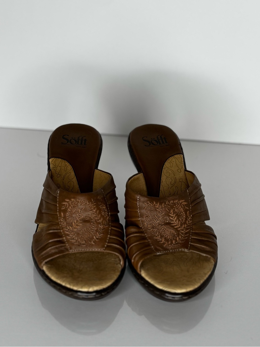 Söfft brown leather slide sandals, size 6.5
